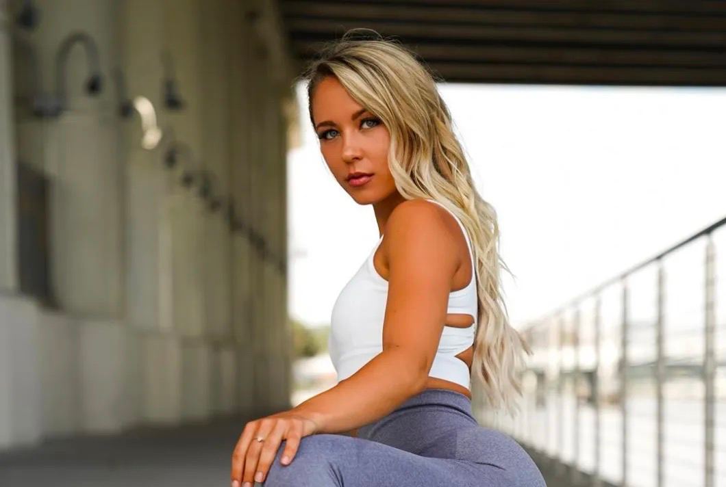 Sarah Houchens Net Worth